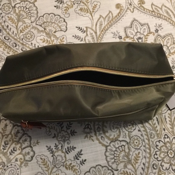 MACY’S TOILETRY BAG - Picture 6 of 6